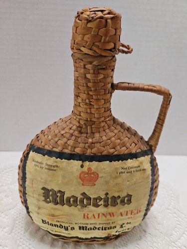 Vintage old madeira - madeira, rain